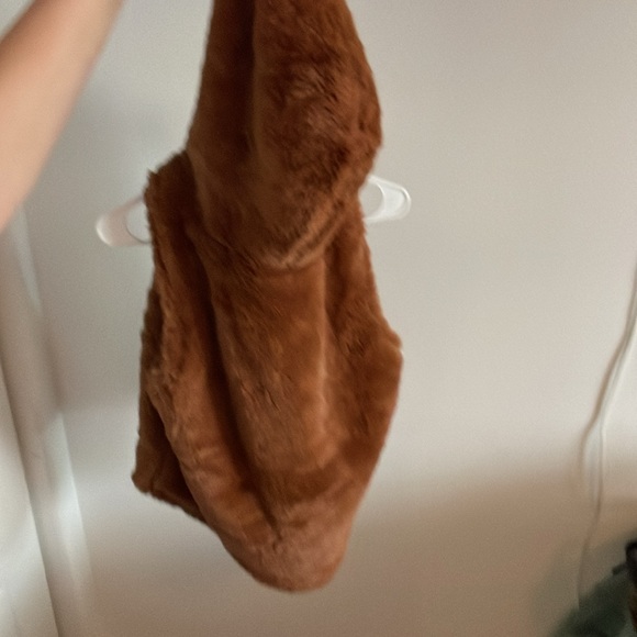 Furry jacket - Picture 2 of 2